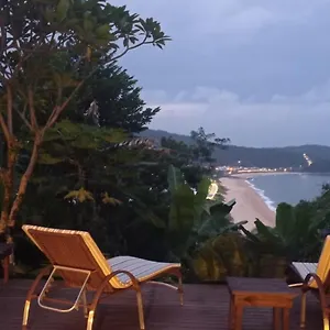 Apto Térreo Com Jardim - Do Estaleiro- Balneário Camboriu Apartamento